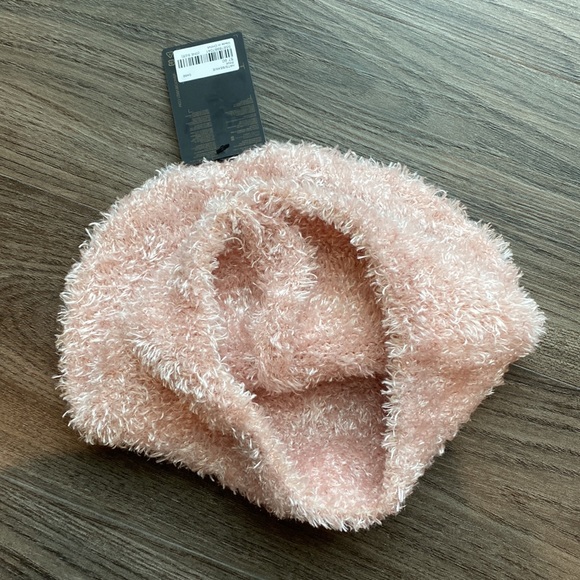 🚨4 for $15🚨Forever 21 Pink Beanie - Picture 4 of 5